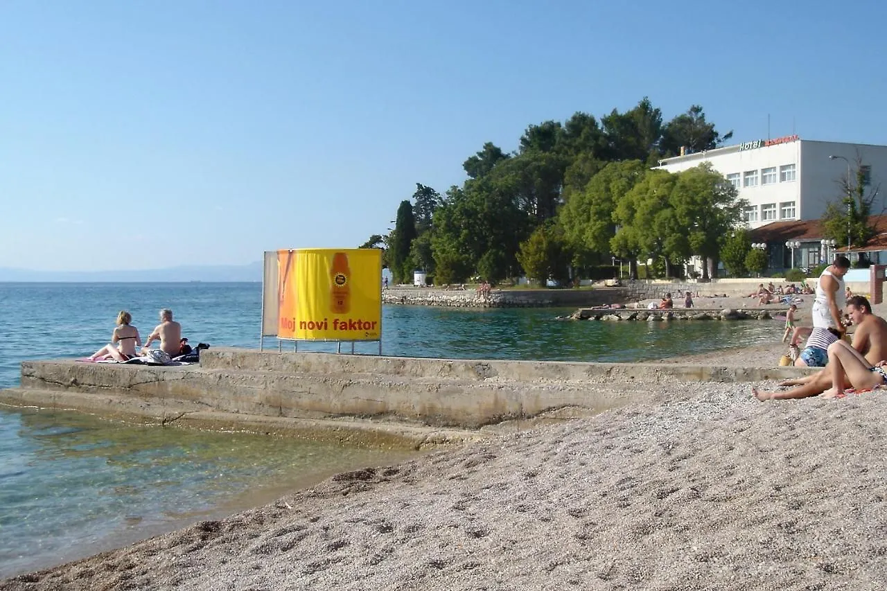 Apartments With A Parking Space Malinska, Krk - 19300 Κροατία