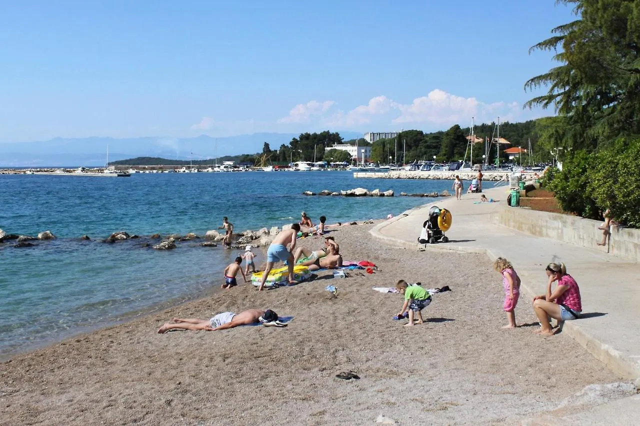 Apartments With A Parking Space Malinska, Krk - 19300 Κροατία